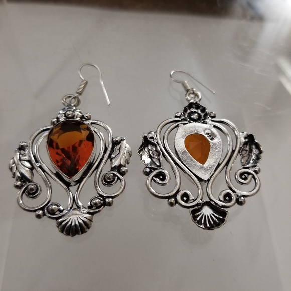 WONDERFUL EARRINGS NWOT - Picture 5 of 6